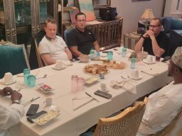 DINER OFFERT PAR LE PRESIDENT BAYE CISS LA RYAD, SA RESIDENCE PRIVEE A SON EXCELLENCE L'AMBASSADEUR D'ALGERIE